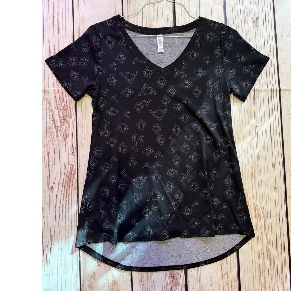 LuLaRoe Classic‎ T Black Geometric Medallion Print V-Neck Short Sleeve Top XS